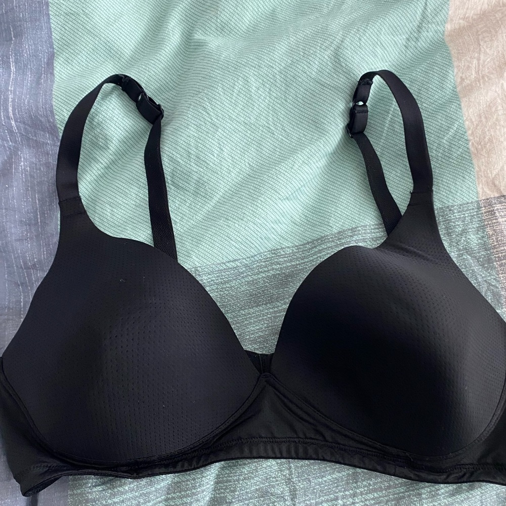 Black Wireless 40B Bra